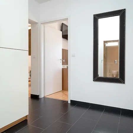 Vindobona 2 赫瓦尔