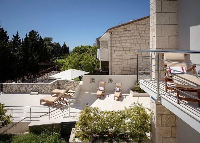 Vindobona 2 * Hvar Town